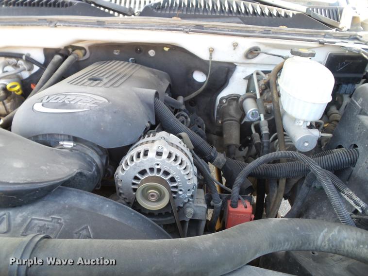 image for item K8080 2003 Chevrolet Silverado 3500 pickup truck