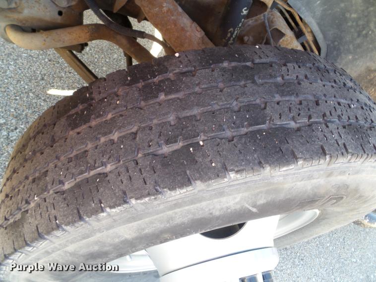 image for item K8080 2003 Chevrolet Silverado 3500 pickup truck