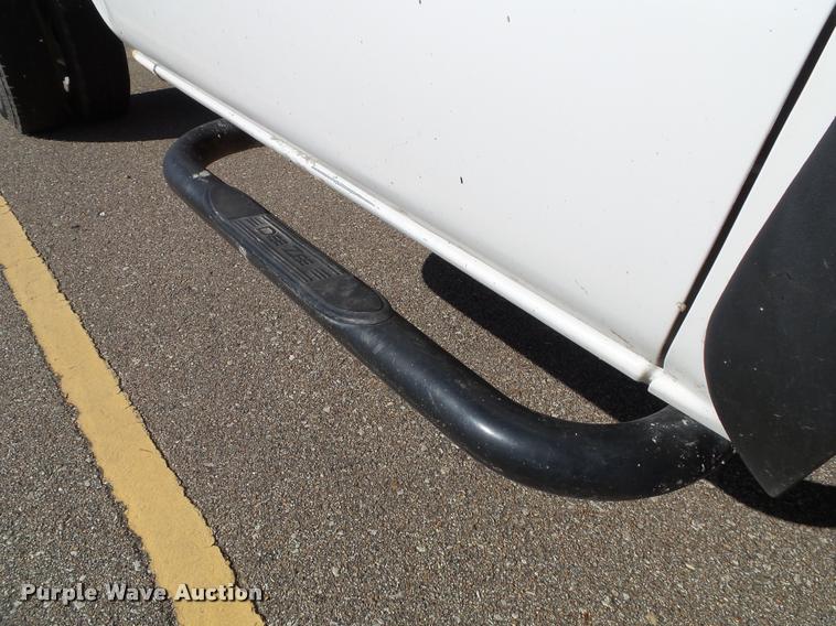 image for item K8080 2003 Chevrolet Silverado 3500 pickup truck