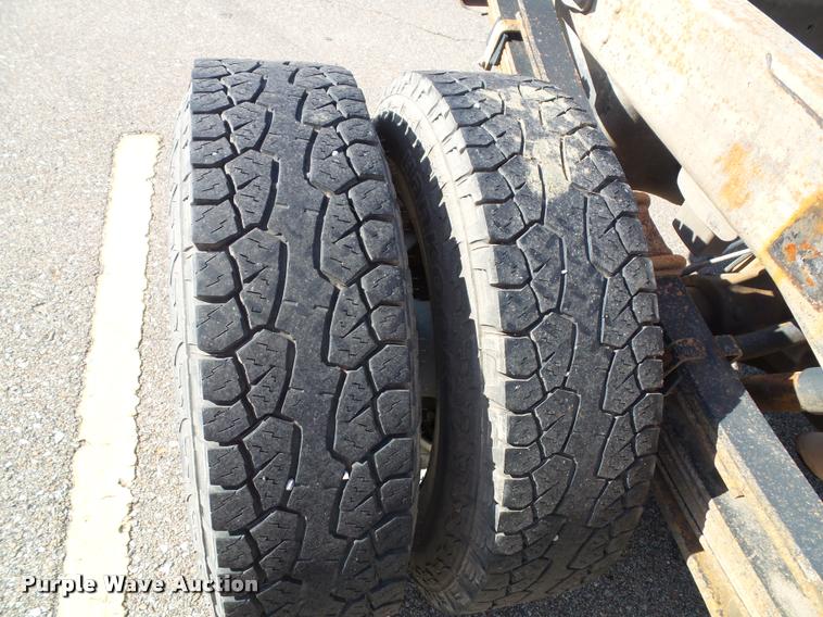 image for item K8080 2003 Chevrolet Silverado 3500 pickup truck