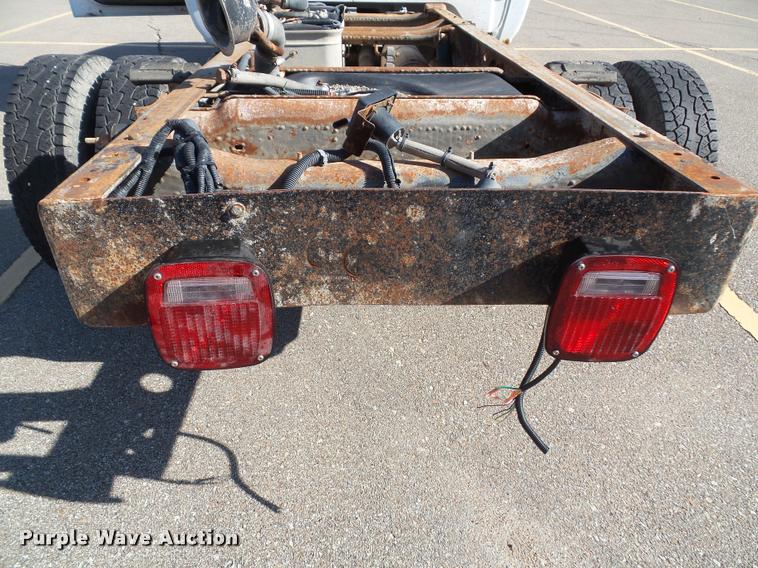 image for item K8080 2003 Chevrolet Silverado 3500 pickup truck