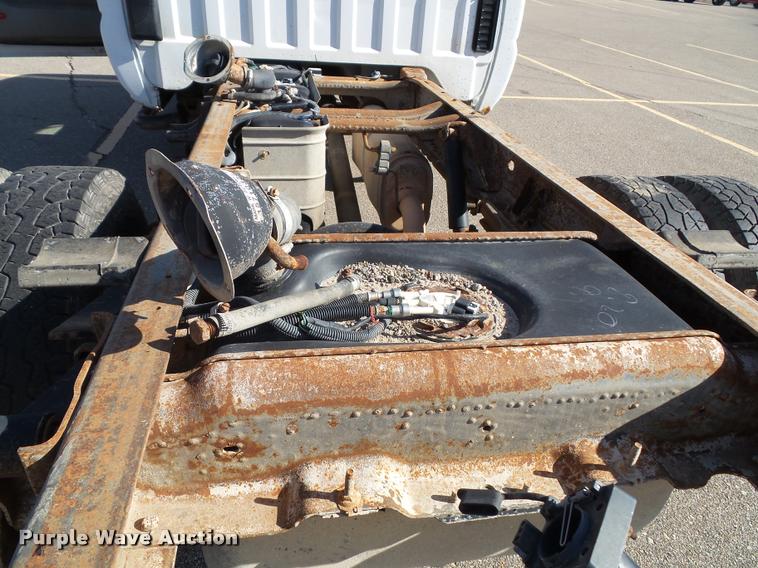 image for item K8080 2003 Chevrolet Silverado 3500 pickup truck