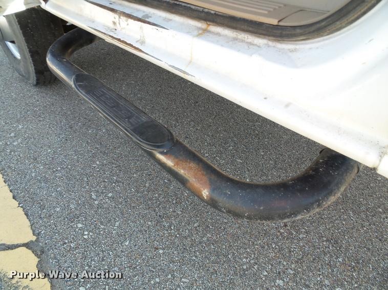 image for item K8080 2003 Chevrolet Silverado 3500 pickup truck