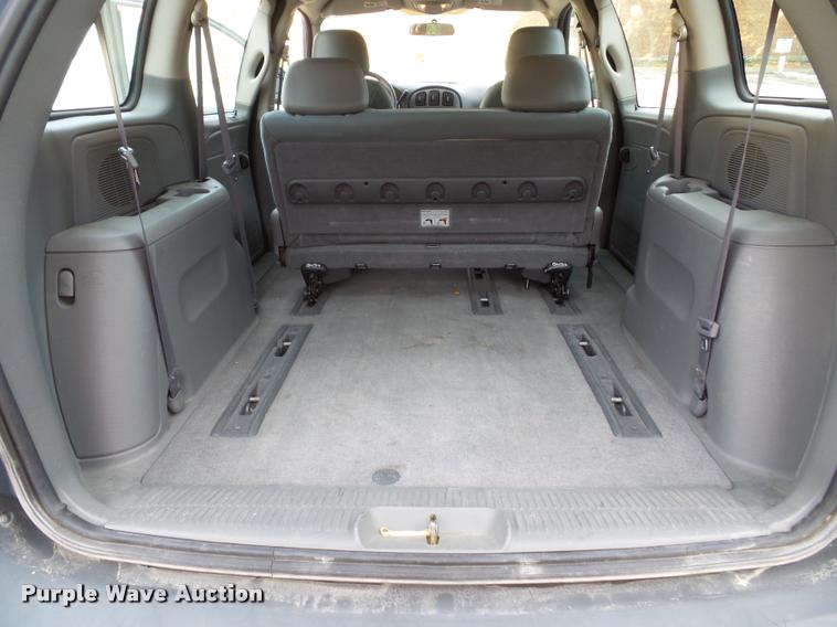 image for item K8085 2006 Dodge Caravan van