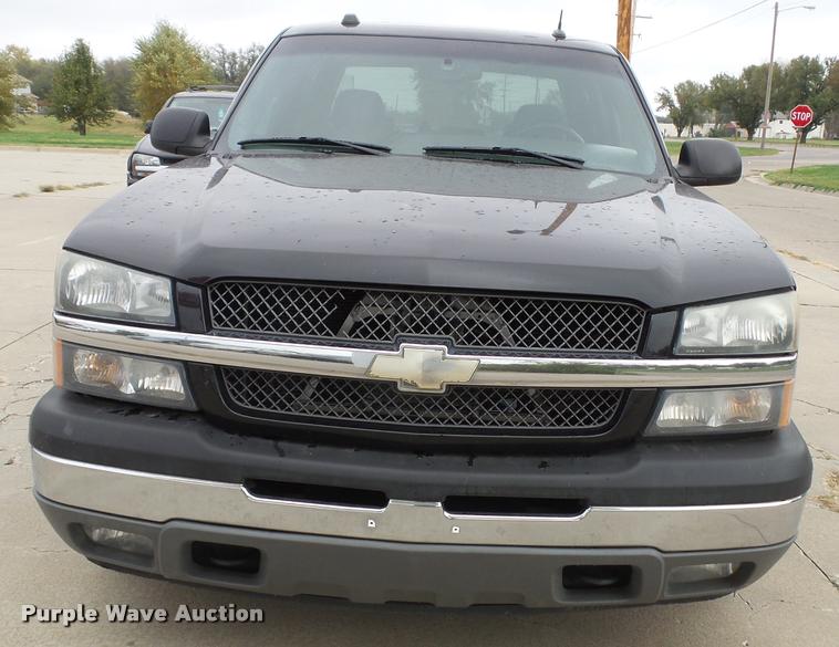 image for item K8095 2005 Chevrolet Silverado 1500 Crew Cab pickup truck
