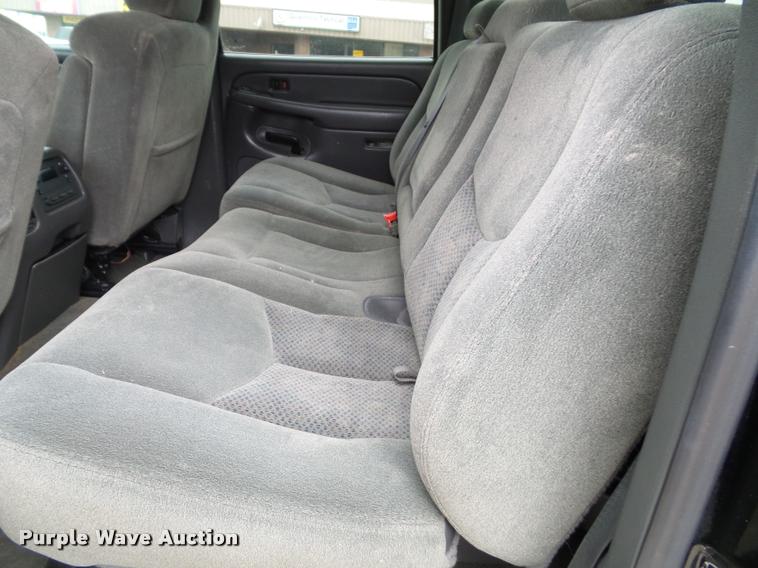 image for item K8095 2005 Chevrolet Silverado 1500 Crew Cab pickup truck