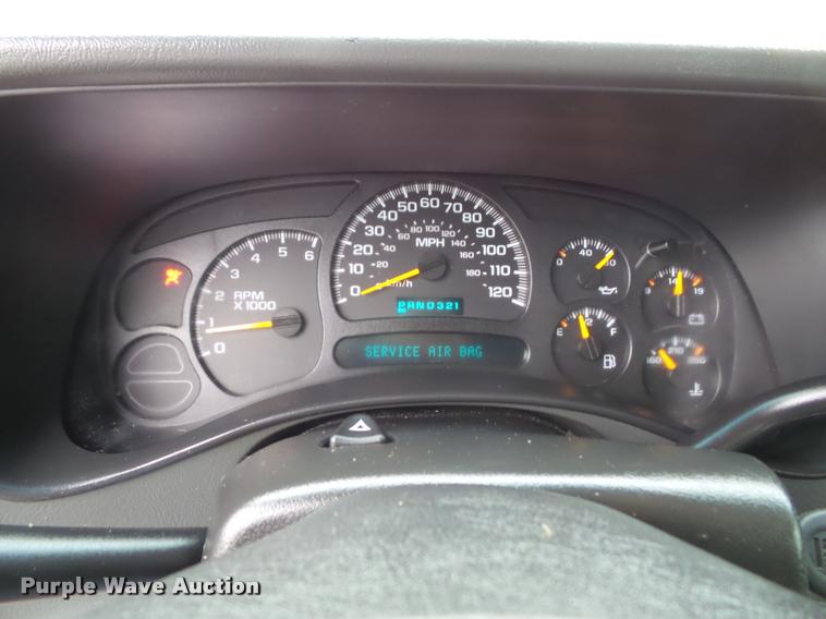 image for item K8095 2005 Chevrolet Silverado 1500 Crew Cab pickup truck