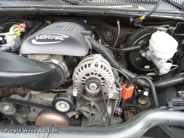 image for item K8095 2005 Chevrolet Silverado 1500 Crew Cab pickup truck