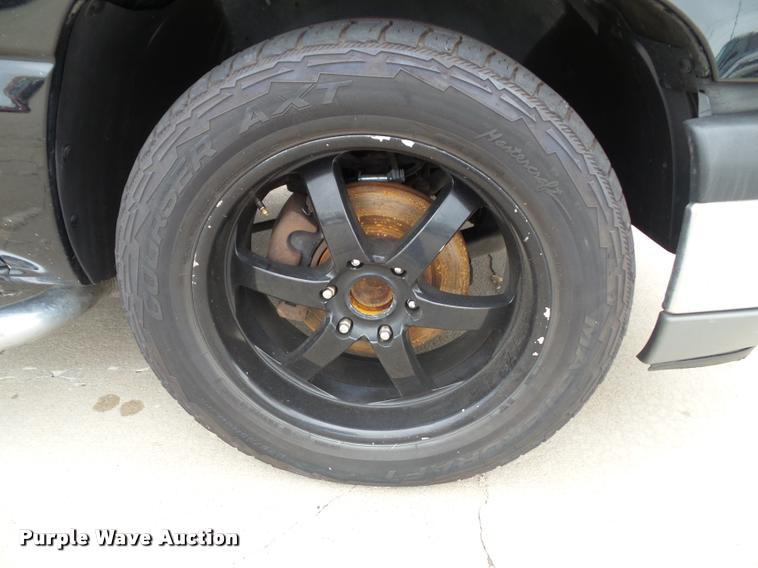 image for item K8095 2005 Chevrolet Silverado 1500 Crew Cab pickup truck