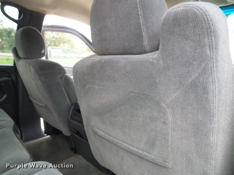 image for item K8095 2005 Chevrolet Silverado 1500 Crew Cab pickup truck