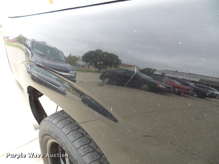 image for item K8095 2005 Chevrolet Silverado 1500 Crew Cab pickup truck