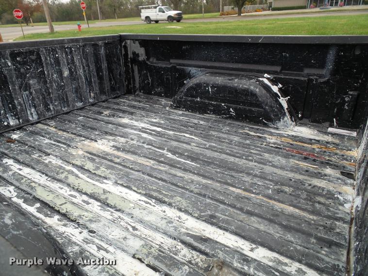 image for item K8095 2005 Chevrolet Silverado 1500 Crew Cab pickup truck