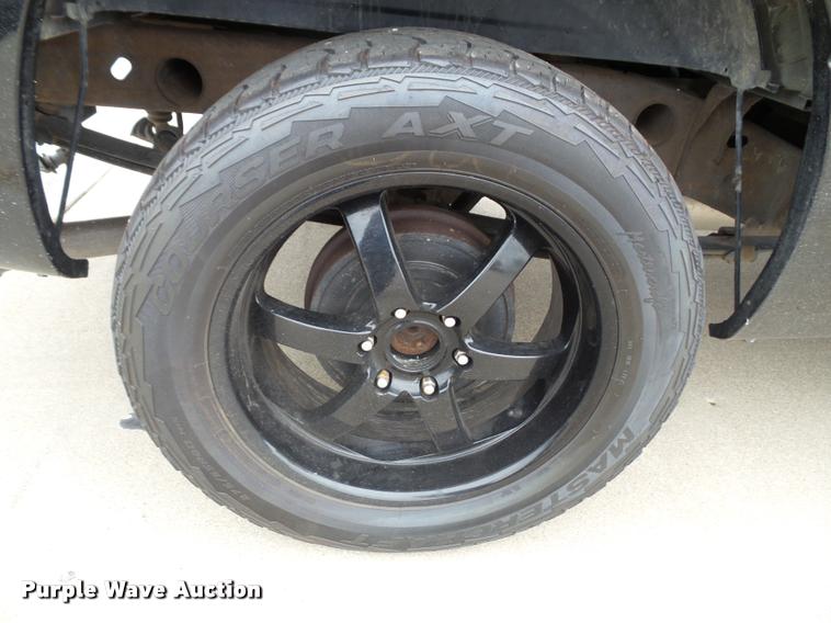 image for item K8095 2005 Chevrolet Silverado 1500 Crew Cab pickup truck