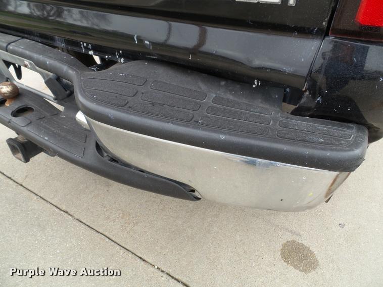 image for item K8095 2005 Chevrolet Silverado 1500 Crew Cab pickup truck