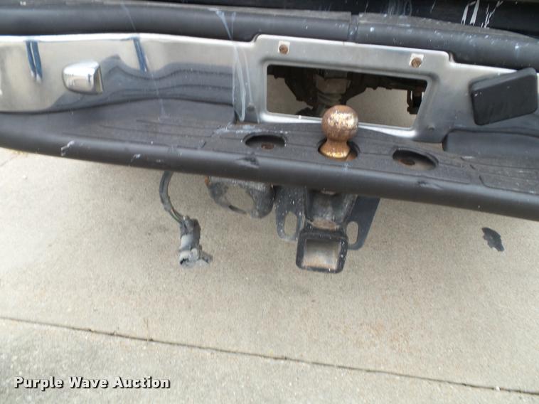 image for item K8095 2005 Chevrolet Silverado 1500 Crew Cab pickup truck