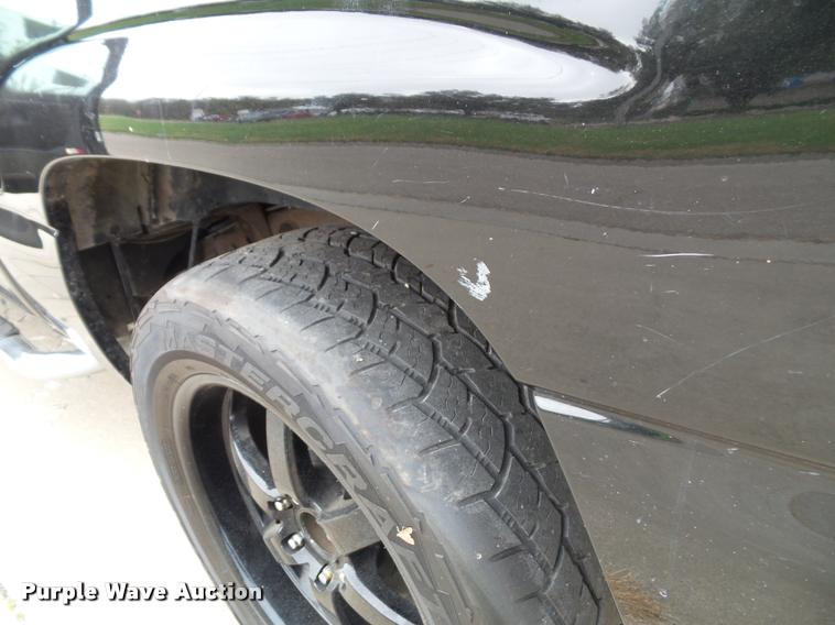 image for item K8095 2005 Chevrolet Silverado 1500 Crew Cab pickup truck