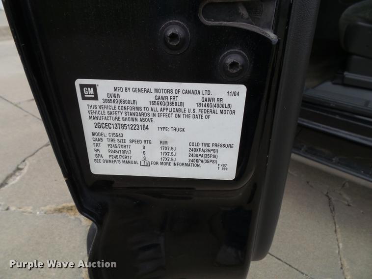 image for item K8095 2005 Chevrolet Silverado 1500 Crew Cab pickup truck