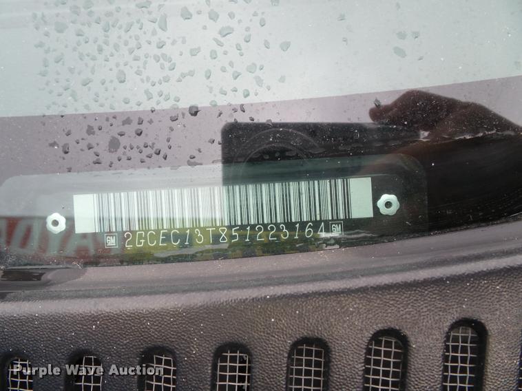 image for item K8095 2005 Chevrolet Silverado 1500 Crew Cab pickup truck