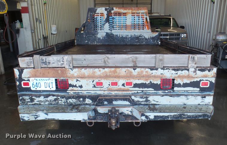 image for item L1720 2000 Chevrolet 3500 flatbed pickup truck