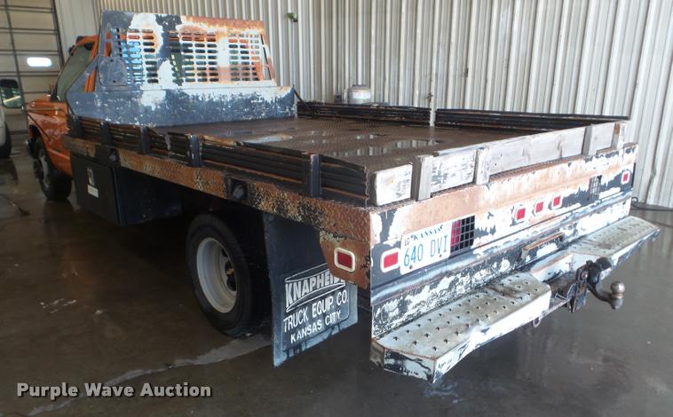 image for item L1720 2000 Chevrolet 3500 flatbed pickup truck