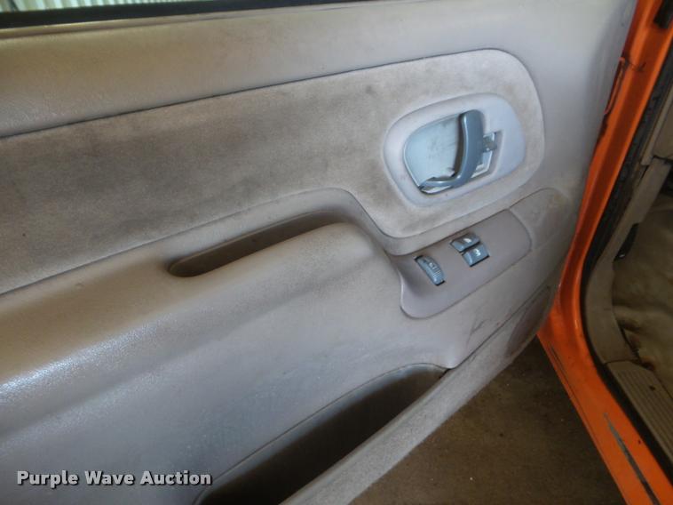 image for item L1720 2000 Chevrolet 3500 flatbed pickup truck