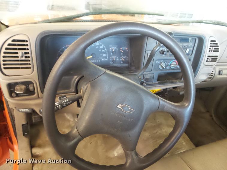 image for item L1720 2000 Chevrolet 3500 flatbed pickup truck