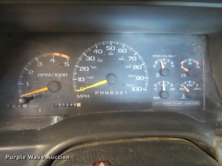 image for item L1720 2000 Chevrolet 3500 flatbed pickup truck