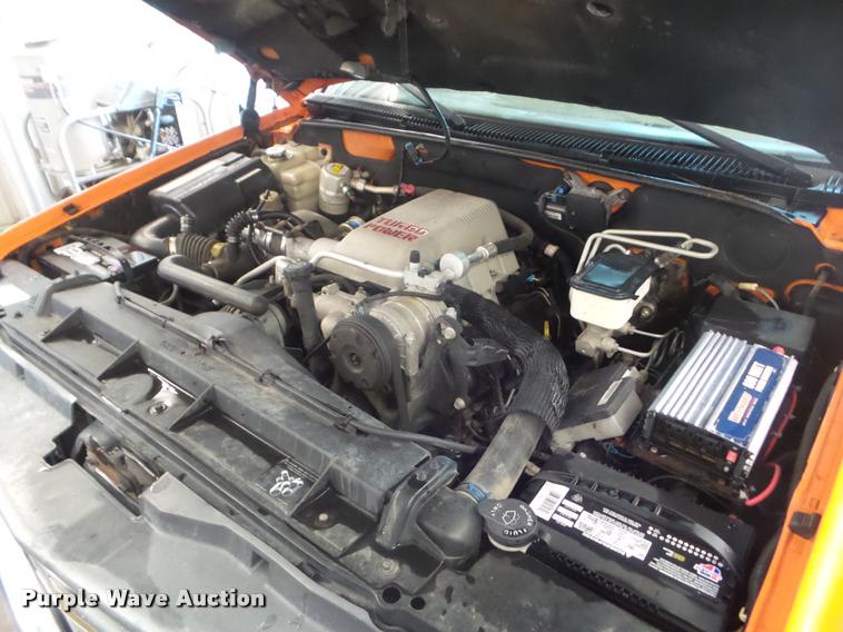 image for item L1720 2000 Chevrolet 3500 flatbed pickup truck