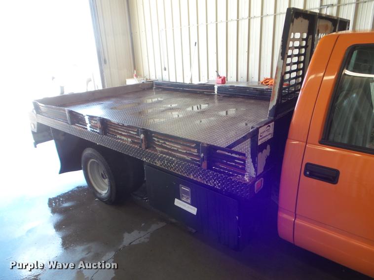 image for item L1720 2000 Chevrolet 3500 flatbed pickup truck