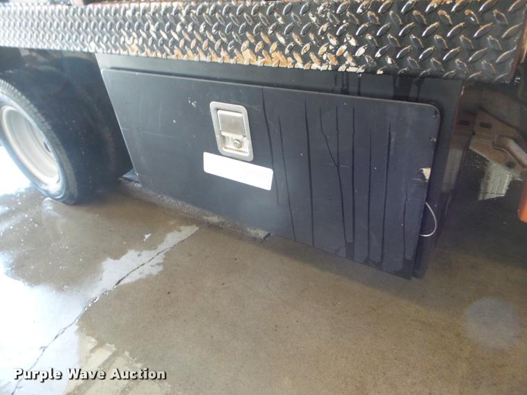 image for item L1720 2000 Chevrolet 3500 flatbed pickup truck