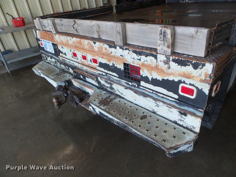 image for item L1720 2000 Chevrolet 3500 flatbed pickup truck
