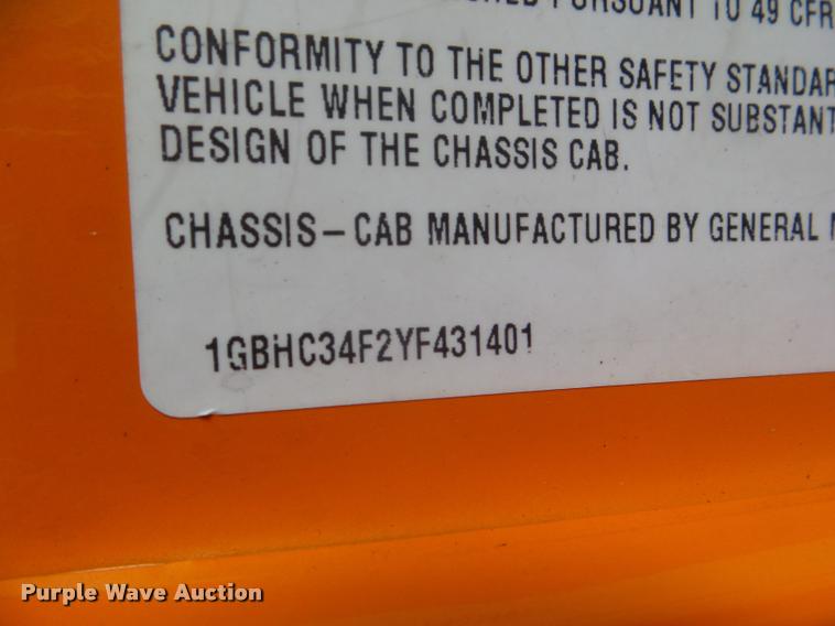 image for item L1720 2000 Chevrolet 3500 flatbed pickup truck