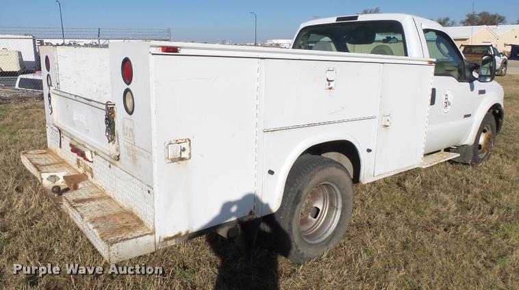 image for item L3293 2006 Ford F350 Super Duty utility truck