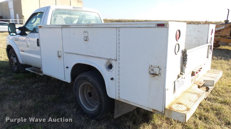image for item L3293 2006 Ford F350 Super Duty utility truck