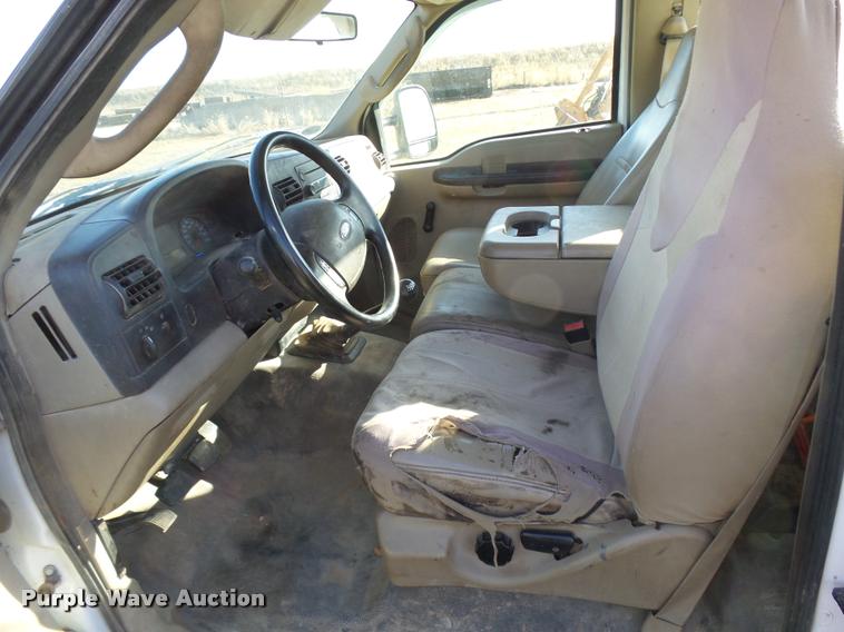 image for item L3293 2006 Ford F350 Super Duty utility truck