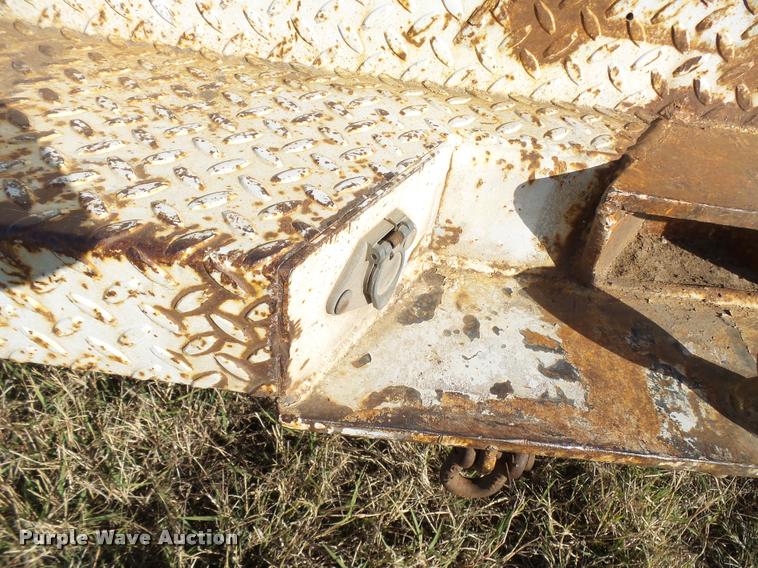 image for item L3293 2006 Ford F350 Super Duty utility truck