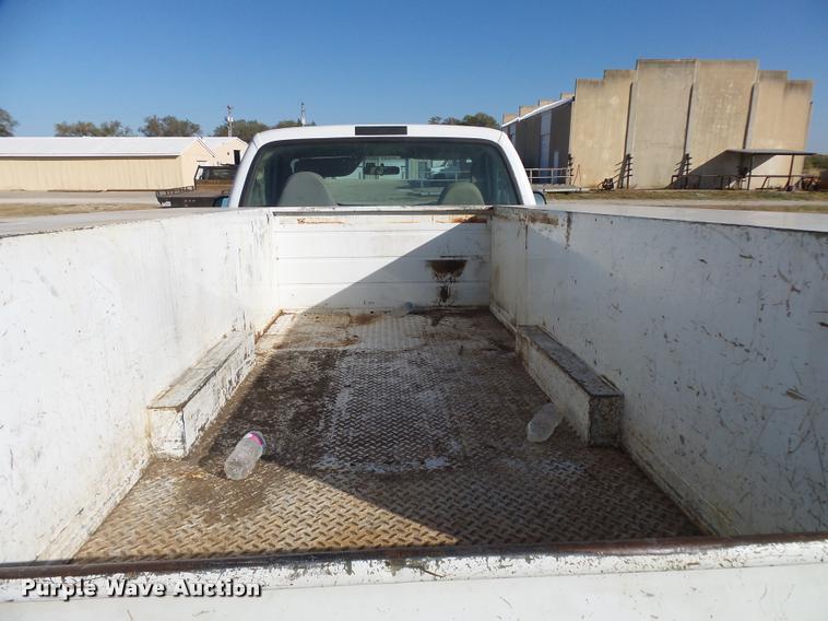 image for item L3293 2006 Ford F350 Super Duty utility truck