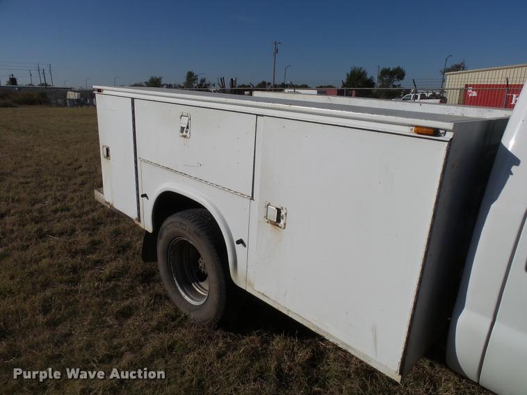 image for item L3293 2006 Ford F350 Super Duty utility truck