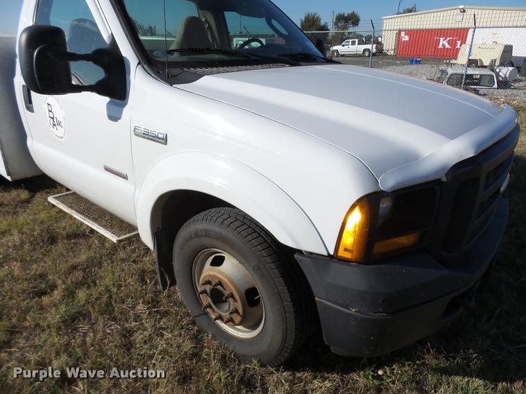 image for item L3293 2006 Ford F350 Super Duty utility truck