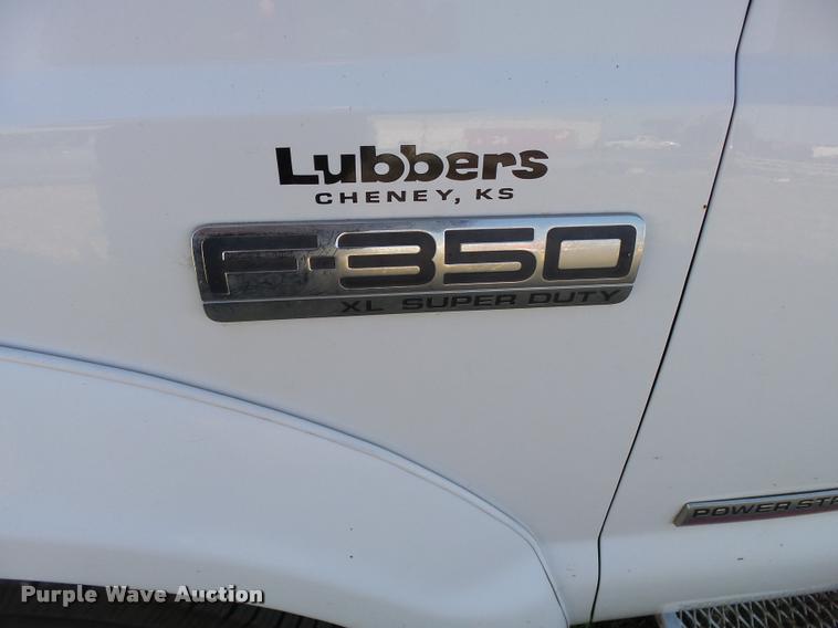 image for item L3293 2006 Ford F350 Super Duty utility truck