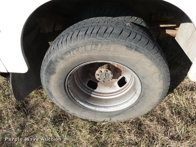 image for item L3293 2006 Ford F350 Super Duty utility truck