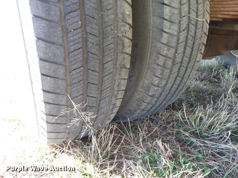 image for item L3293 2006 Ford F350 Super Duty utility truck