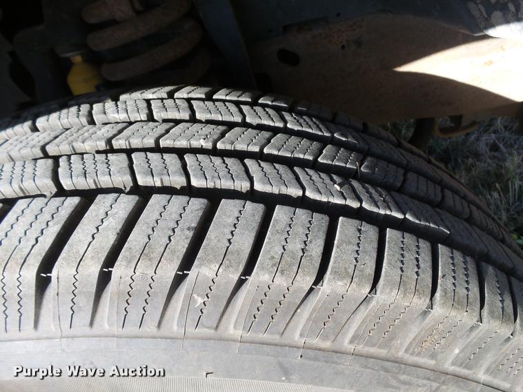 image for item L3293 2006 Ford F350 Super Duty utility truck