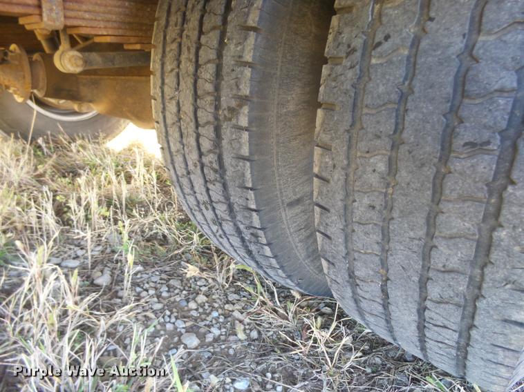 image for item L3293 2006 Ford F350 Super Duty utility truck