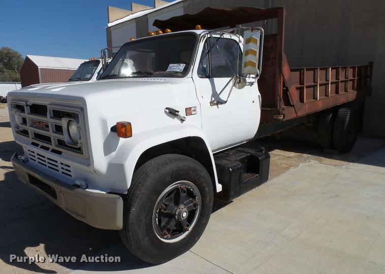 image for item L3294 1989 GMC TopKick 7000 flatbed truck