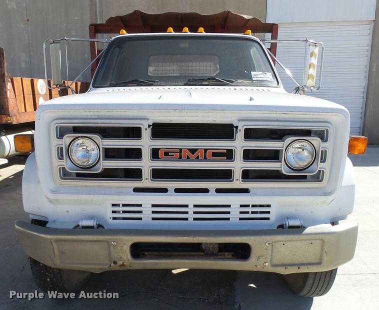 image for item L3294 1989 GMC TopKick 7000 flatbed truck