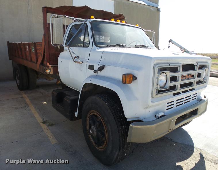 image for item L3294 1989 GMC TopKick 7000 flatbed truck