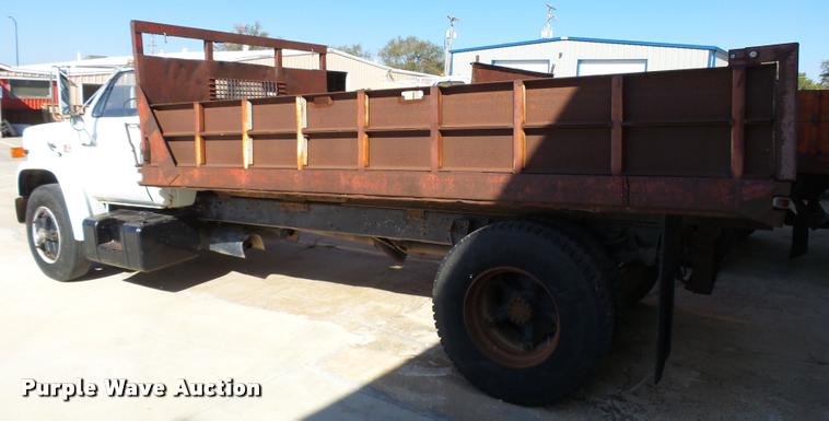 image for item L3294 1989 GMC TopKick 7000 flatbed truck