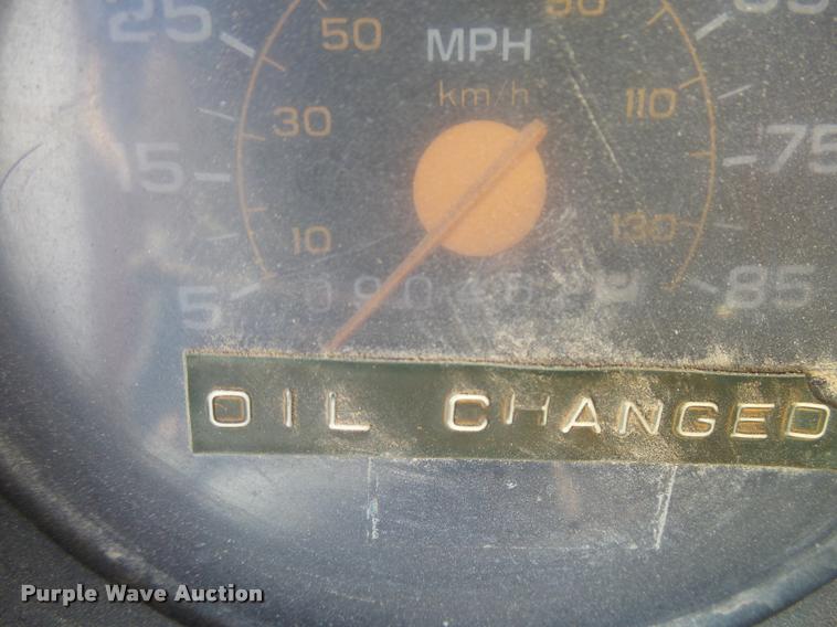 image for item L3294 1989 GMC TopKick 7000 flatbed truck