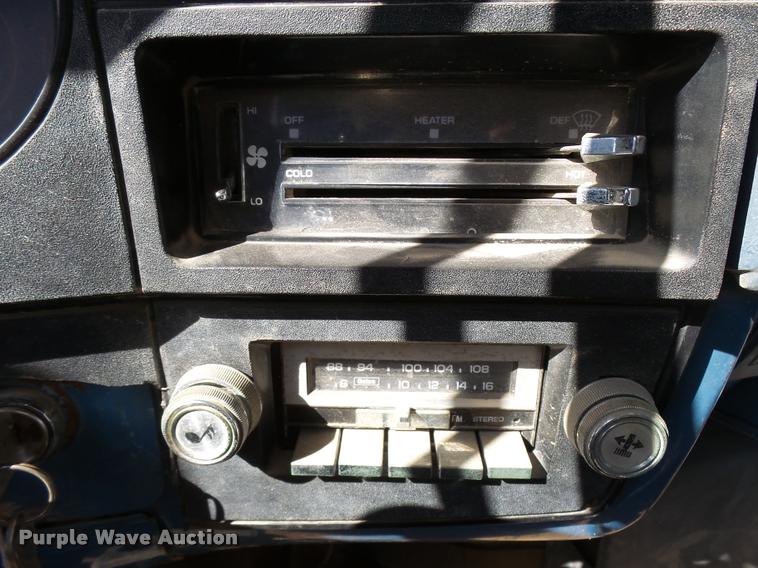 image for item L3294 1989 GMC TopKick 7000 flatbed truck